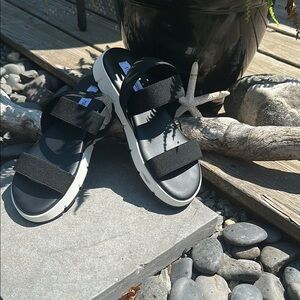 Steve Madden black Strap Sandals